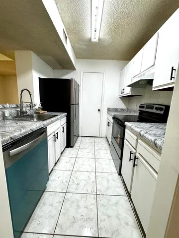 $2,200 | 4341 West McNab Road, Unit 27, Pompano Beach, FL 33069