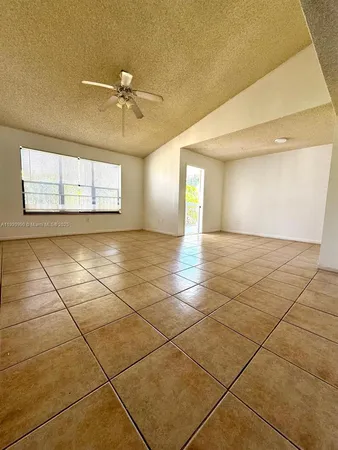 $2,000 | 4341 West McNab Road, Unit 27, Pompano Beach, FL 33069