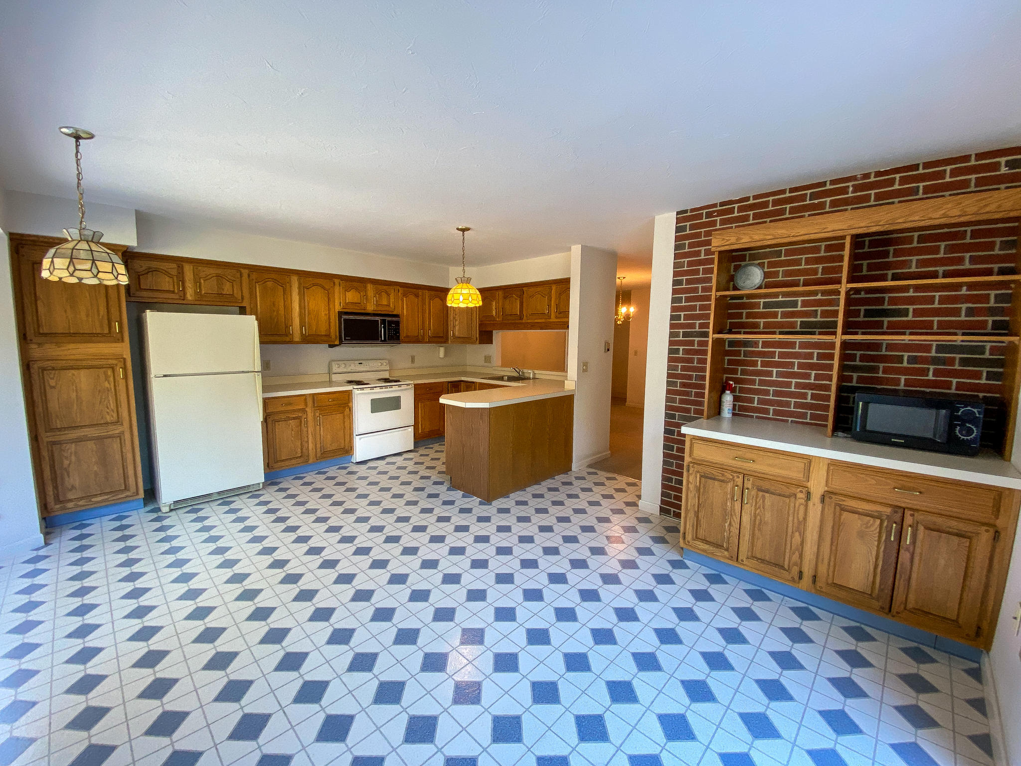 4 Blueberry Cove Road, Unit 4 Yarmouth, ME 04096 - Photo 6 of 25 Eat-In Kitchen