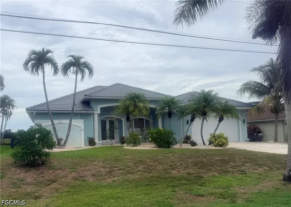 $720,000 | 247 Southeast 6th Street, Cape Coral, FL 33990