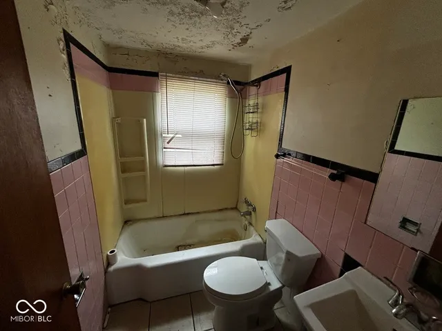 $93,500 | 1108 Burdsal Parkway, Indianapolis, IN 46208