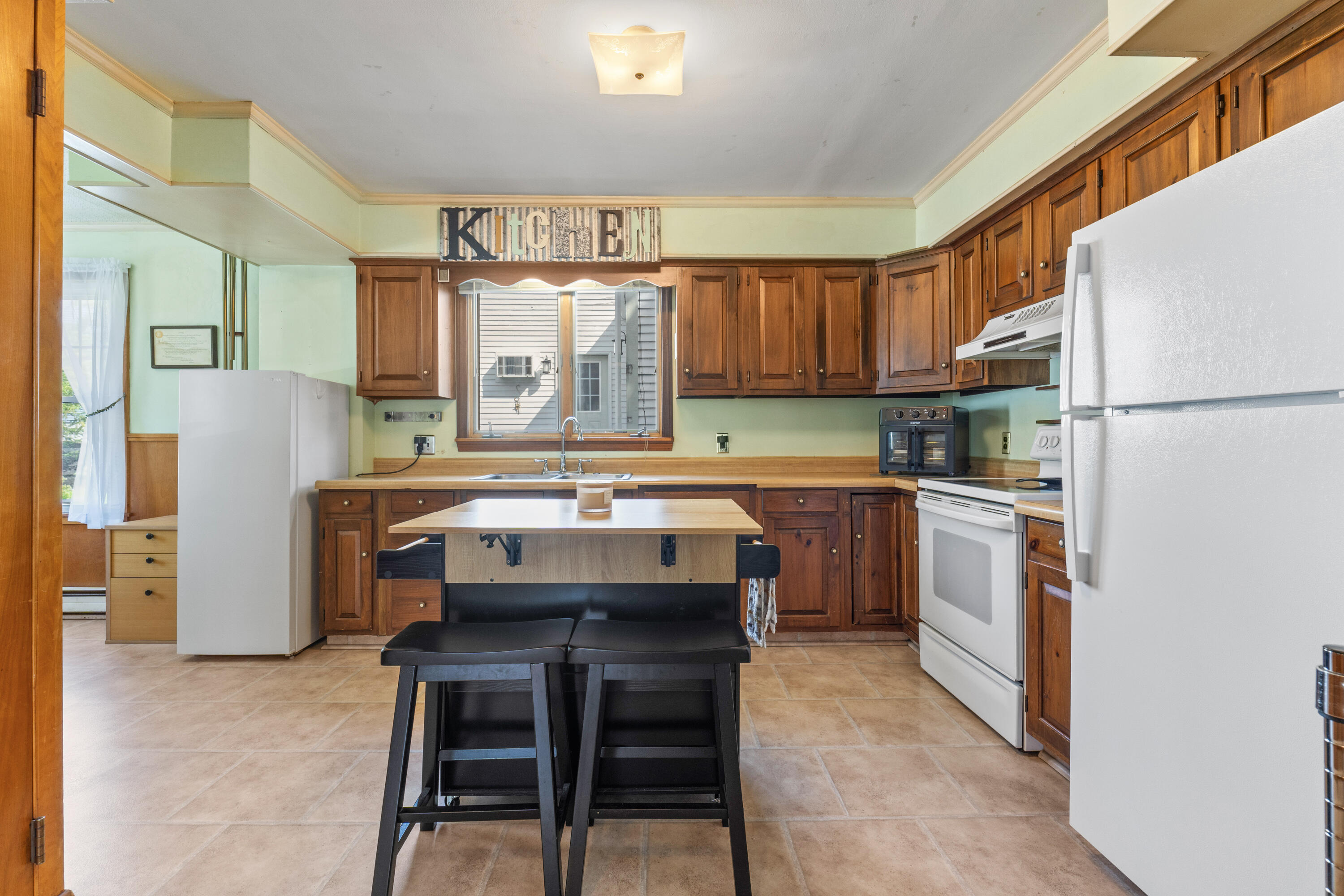 271 Main Street Ogunquit, ME 03907 - Photo 13 of 67 271 Main St_140