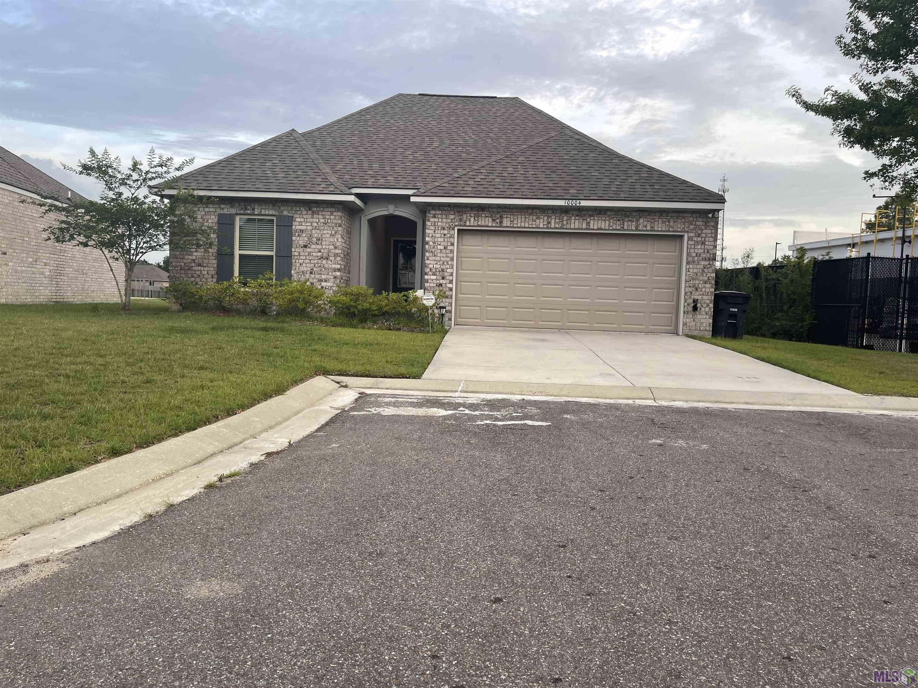 10004 Ole Millstead Court Baton Rouge, LA 70816 - Photo 1 of 13