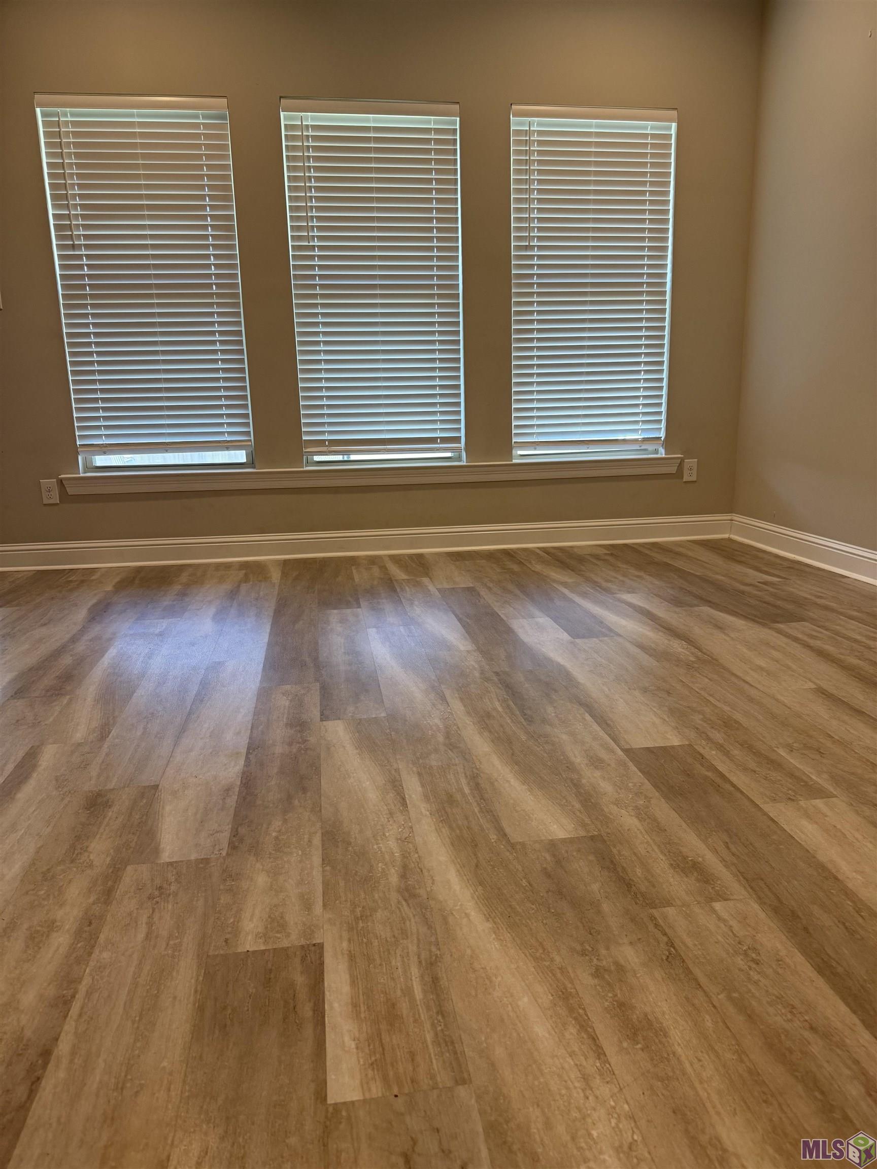 10004 Ole Millstead Court Baton Rouge, LA 70816 - Photo 8 of 13