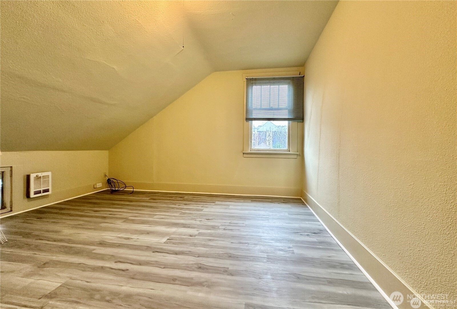 114 Wells Avenue South Renton, WA 98057 - Photo 6 of 11