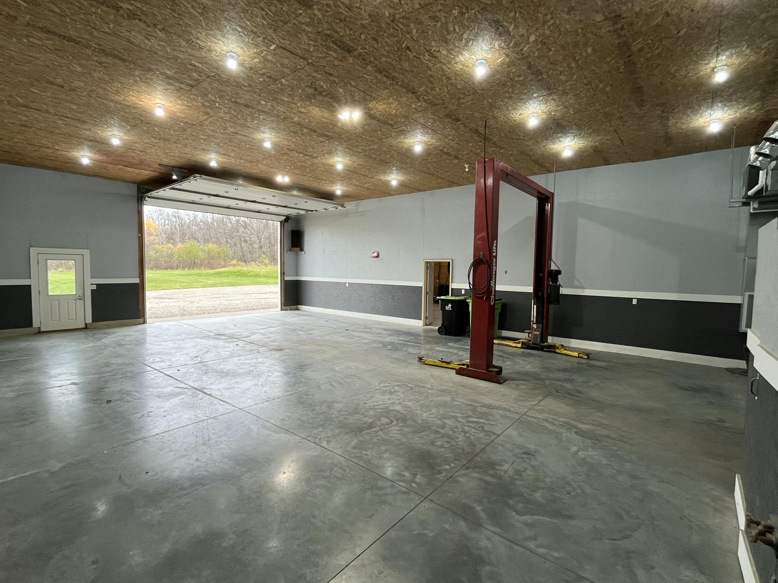 8431 Big Bend Road Waterford, WI 53185 - Photo 23 of 50 Garage 2 Car Lift