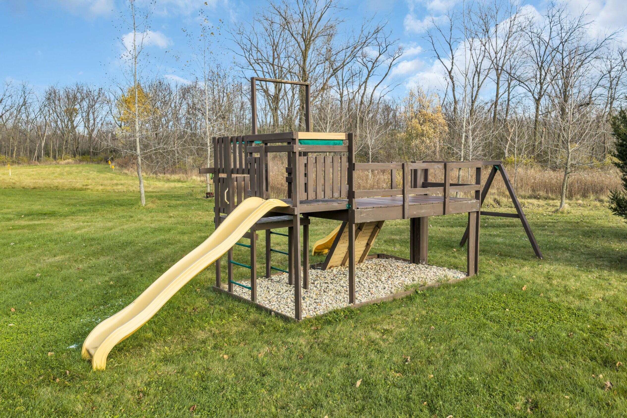 8431 Big Bend Road Waterford, WI 53185 - Photo 40 of 50 Child Play Set