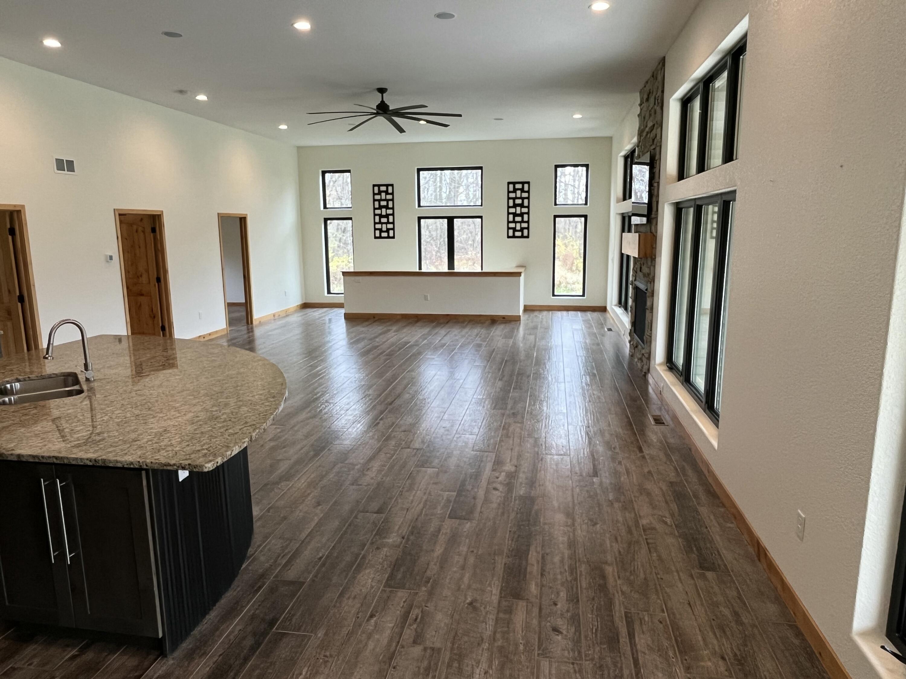 8431 Big Bend Road Waterford, WI 53185 - Photo 5 of 50 Entry View