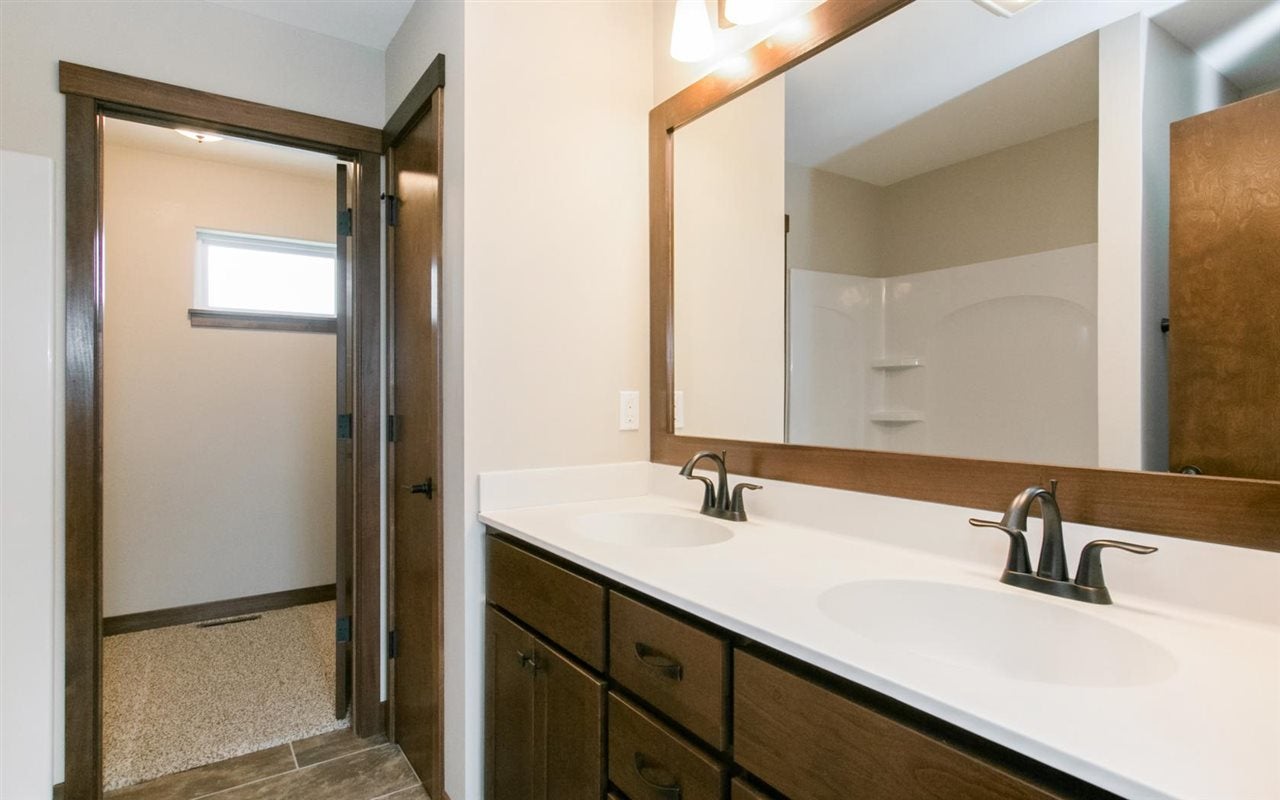 400 Ridge View Court Fairfax, IA 52228 - Photo 14 of 26 Gallery Image 14
