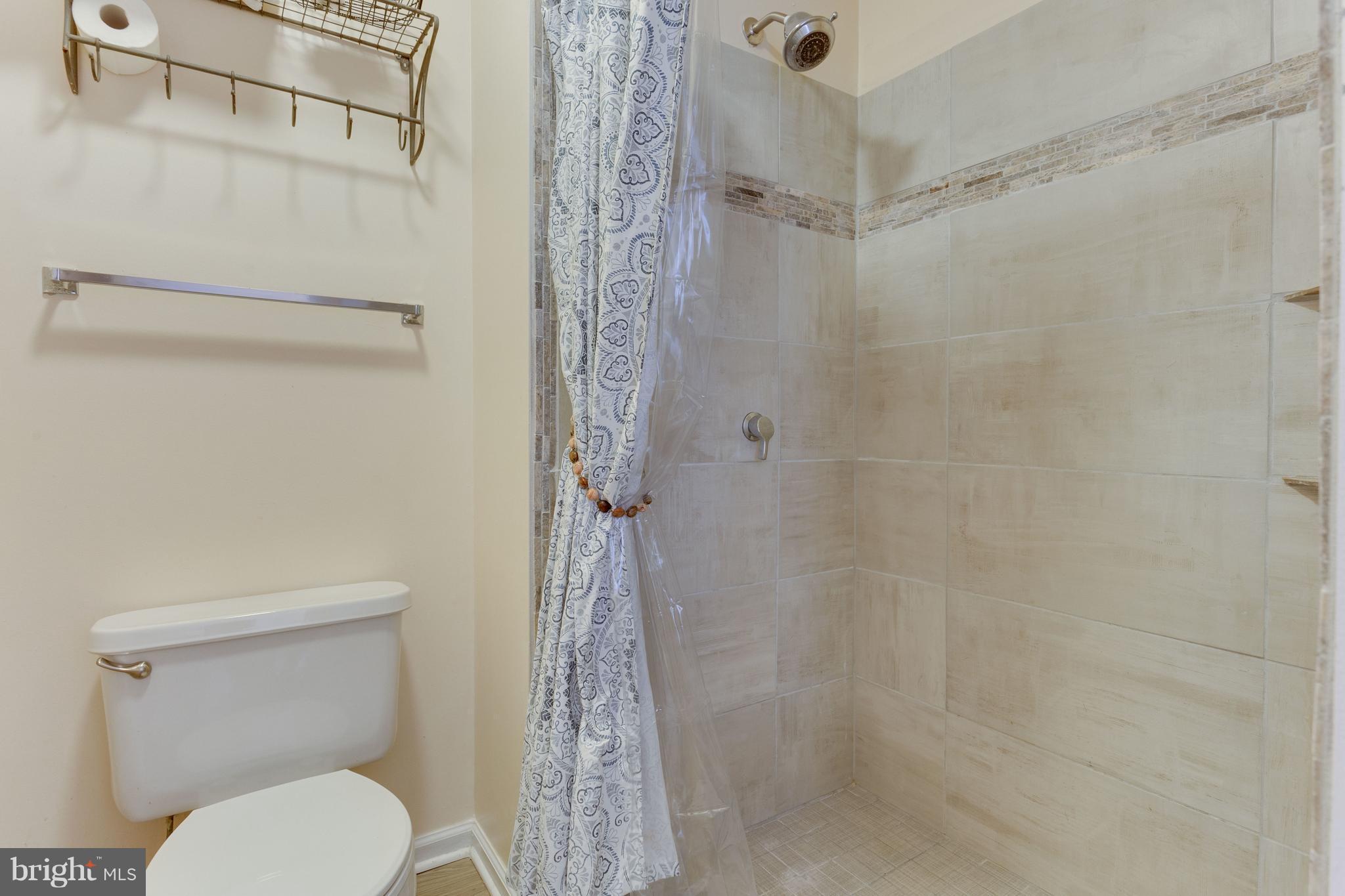 8499 North Point Road Manassas, VA 20112 - Photo 14 of 30 Bath (Master)