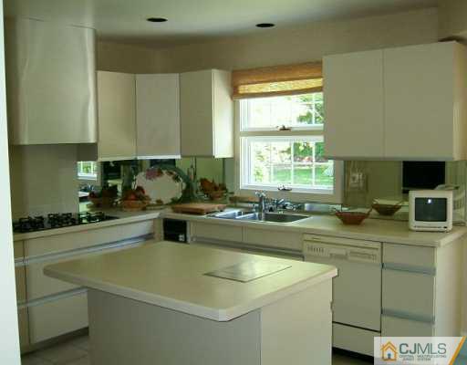 14 Springfield Road East Brunswick, NJ 08816 - Photo 2 of 8 Gallery Image 2
