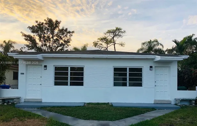 $1,700 | 2830 Southwest 38th Court, Miami, FL 33134