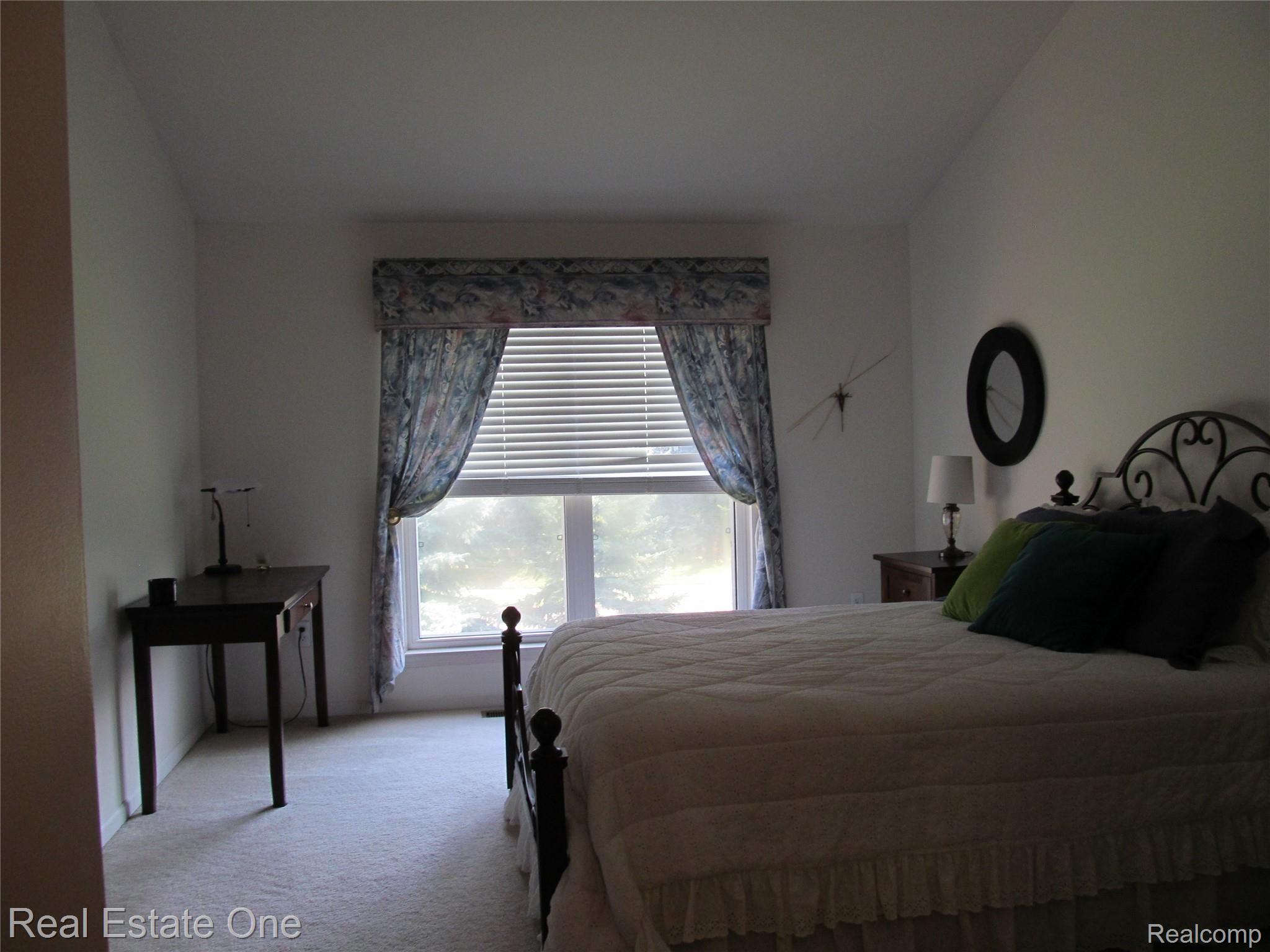 968 Churchill Circle Rochester, MI 48307 - Photo 11 of 28 IMG_1166 - Copy.JPG