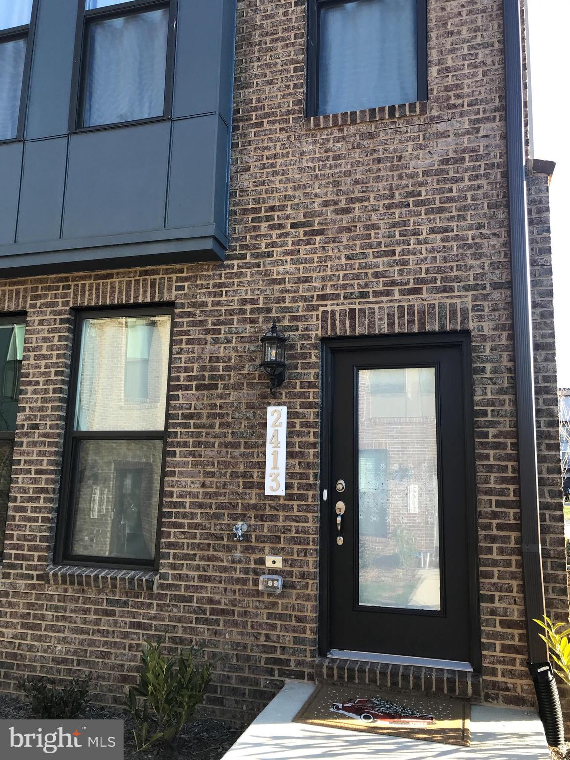 2413 Liberty Loop Herndon, VA 20171 - Photo 2 of 31