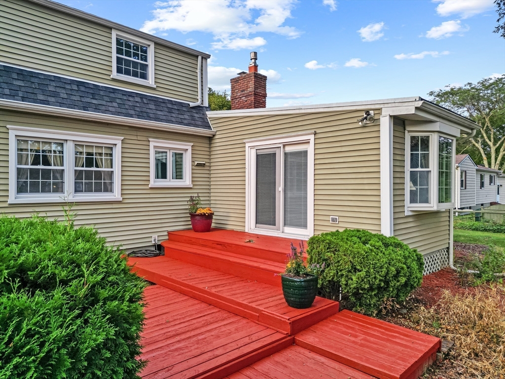 95 Brookside Road Somerset, MA 02726 - Photo 33 of 42 a backyard of a house with seating space