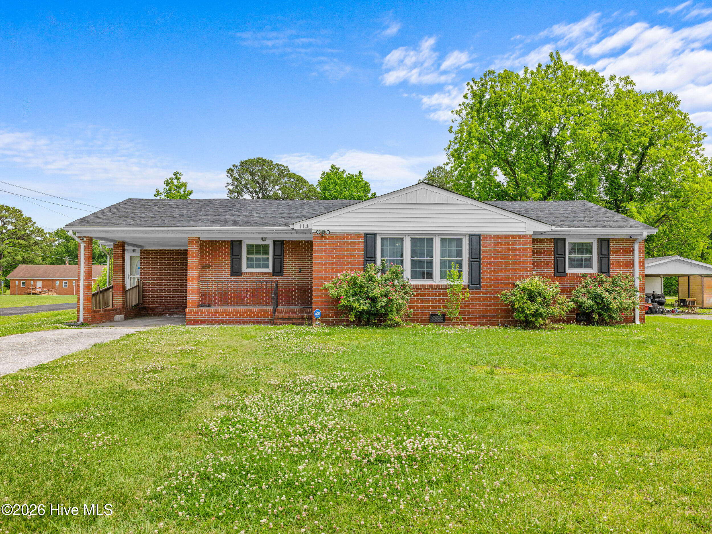 114 Country Club Road Jacksonville, NC 28546 - Photo 2 of 43 a02a0004