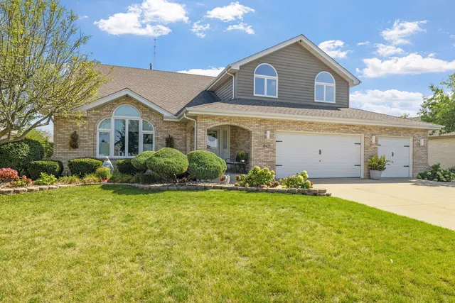 $575,000 | 19425 Everett Lane, Mokena, IL 60448