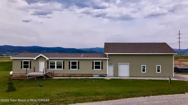 $819,000 | 36 Ruckus Road, Freedom, WY 83120