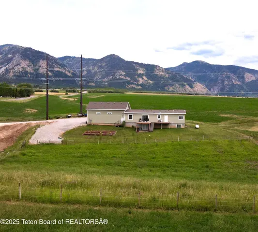 $819,000 | 36 Ruckus Road, Freedom, WY 83120
