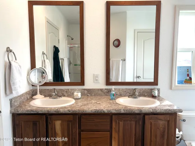 $819,000 | 36 Ruckus Road, Freedom, WY 83120