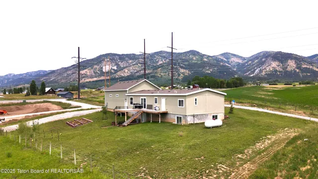 $819,000 | 36 Ruckus Road, Freedom, WY 83120