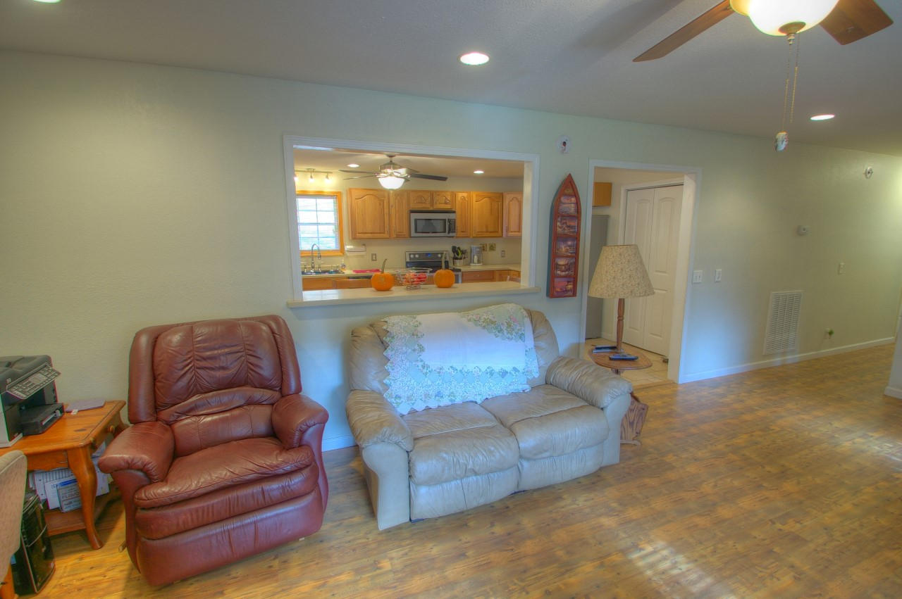 255 Green Valley Road Newport, TN 37821 - Photo 7 of 33 Den
