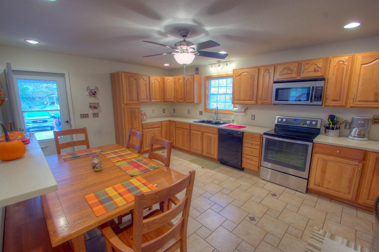 255 Green Valley Road Newport, TN 37821 - Photo 9 of 33 Kitchen