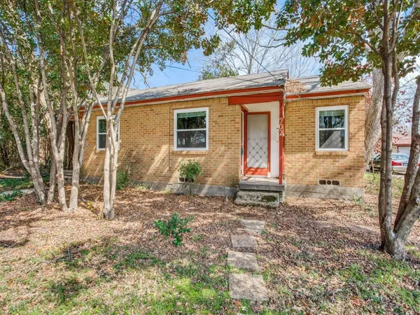 $1,195 | 902 Denton Street, Denton, TX 76201