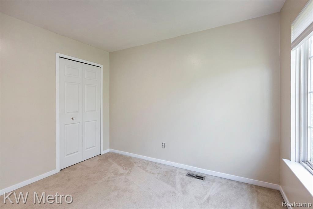 195 Oak Ridge Drive Pontiac, MI 48341 - Photo 16 of 28