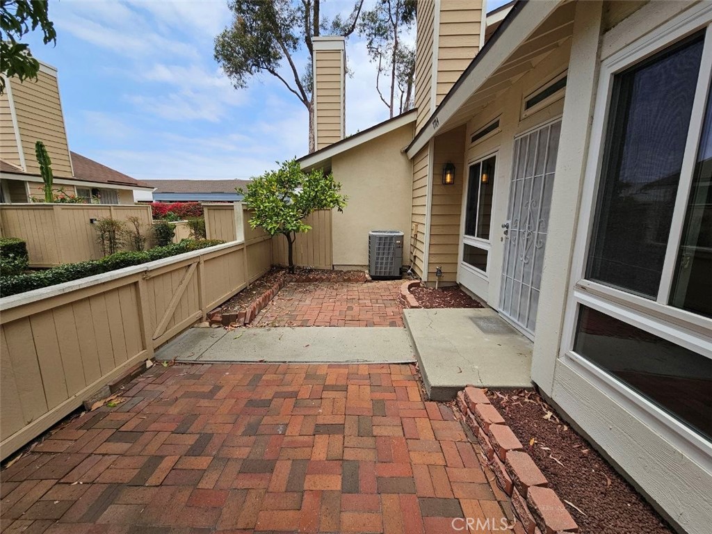 7704 Marbrook Way Stanton, CA 92841 - Photo 5 of 34