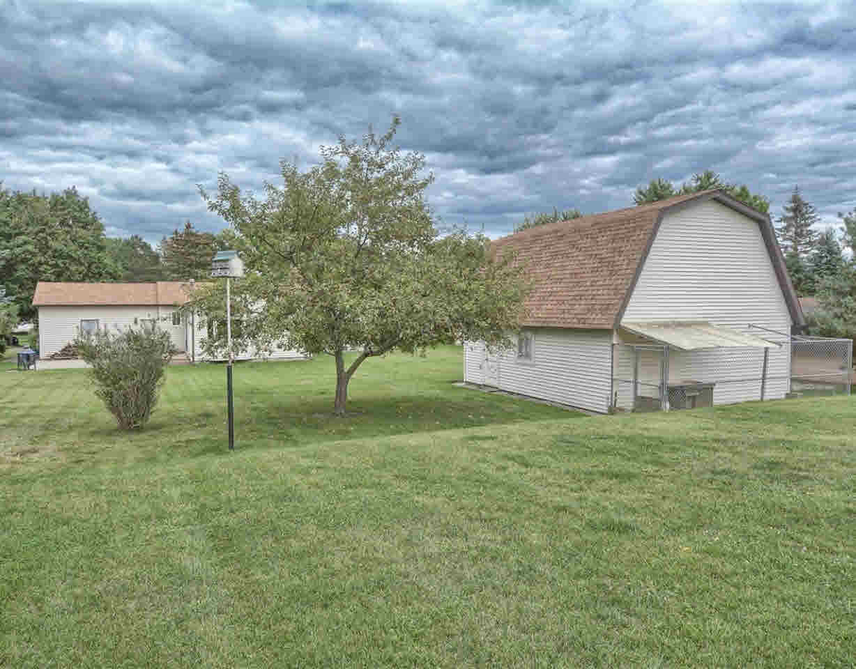 8492 Ridge Road Goodrich, MI 48438 - Photo 7 of 36 21365388-6.JPG