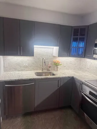 $2,800 | 1004 Paradise Road, Unit 3N, Swampscott, MA 01907