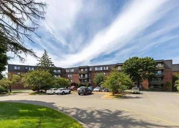 $2,800 | 1004 Paradise Road, Unit 3N, Swampscott, MA 01907