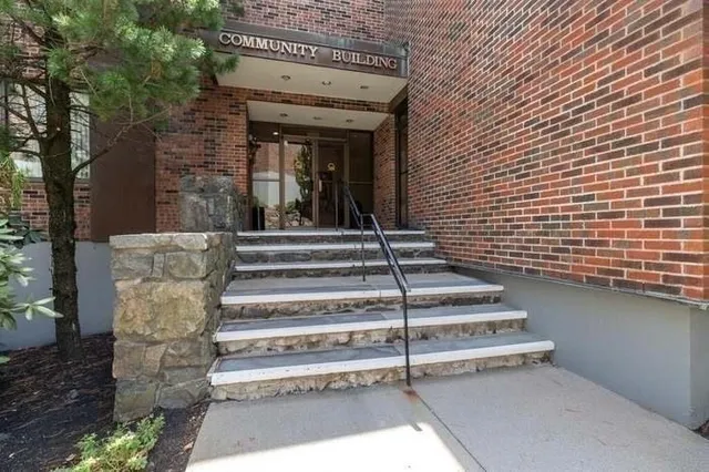 $3,100 | 1004 Paradise Road, Unit 3N, Swampscott, MA 01907