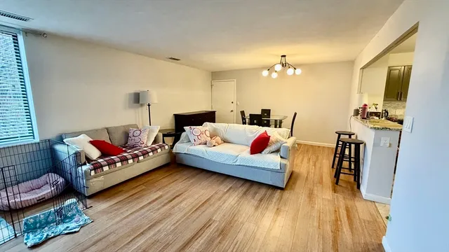 $3,100 | 1004 Paradise Road, Unit 3N, Swampscott, MA 01907