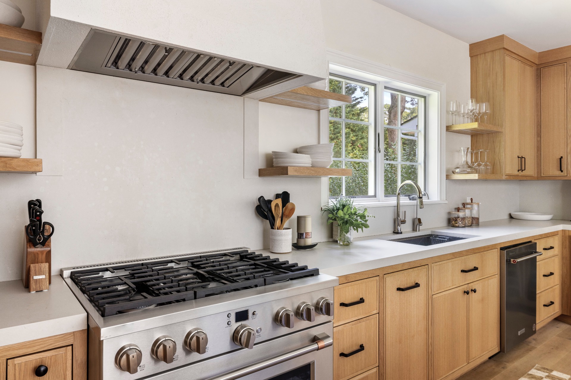 178 Kings Point Road East Hampton, NY 11937 - Photo 11 of 38