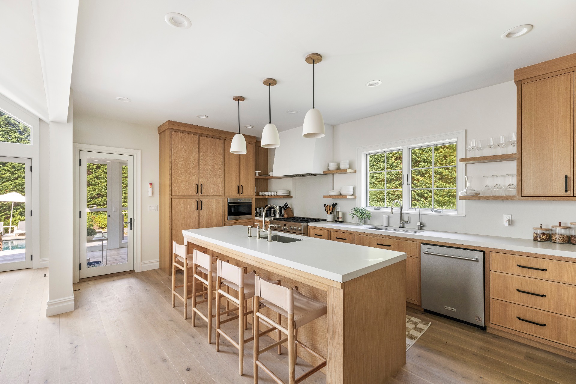 178 Kings Point Road East Hampton, NY 11937 - Photo 10 of 38