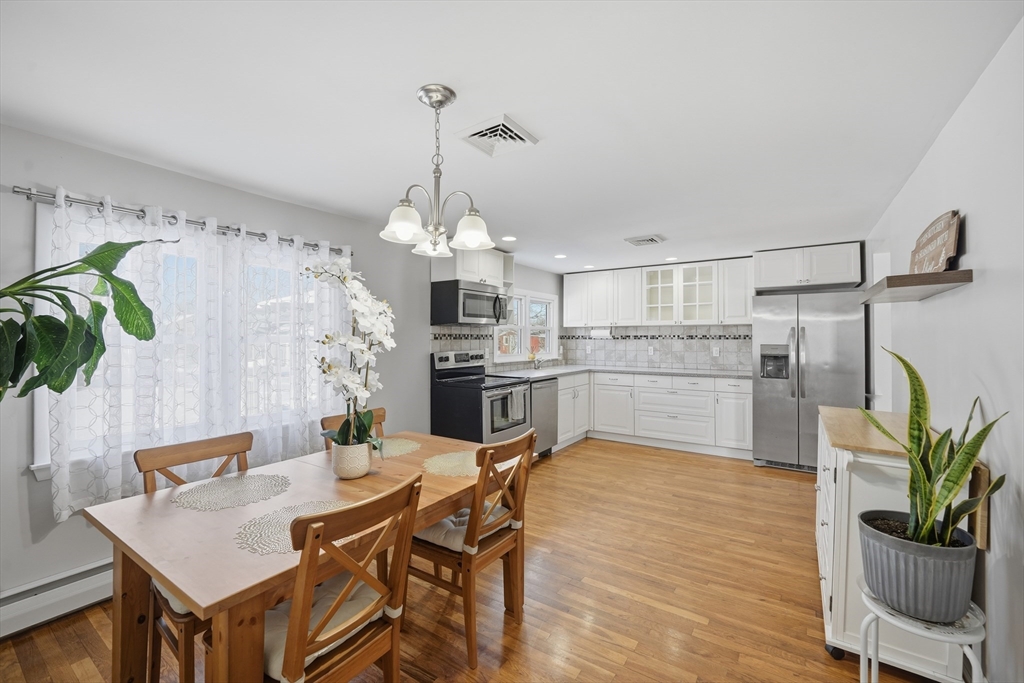 52 Falmouth Road Chicopee, MA 01020 - Photo 11 of 32