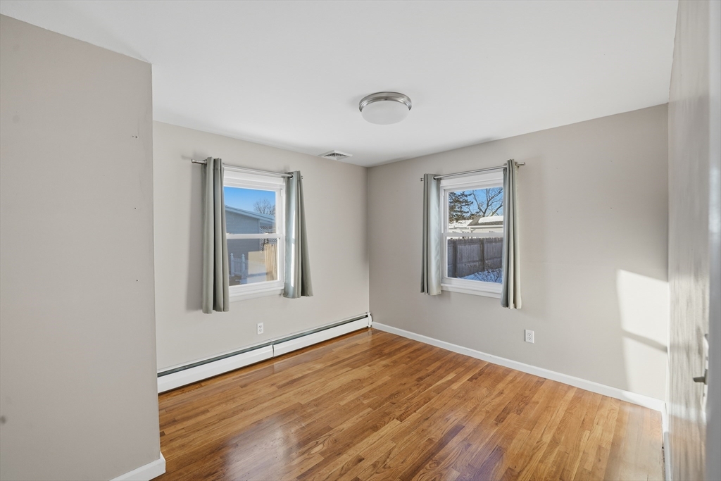 52 Falmouth Road Chicopee, MA 01020 - Photo 16 of 32