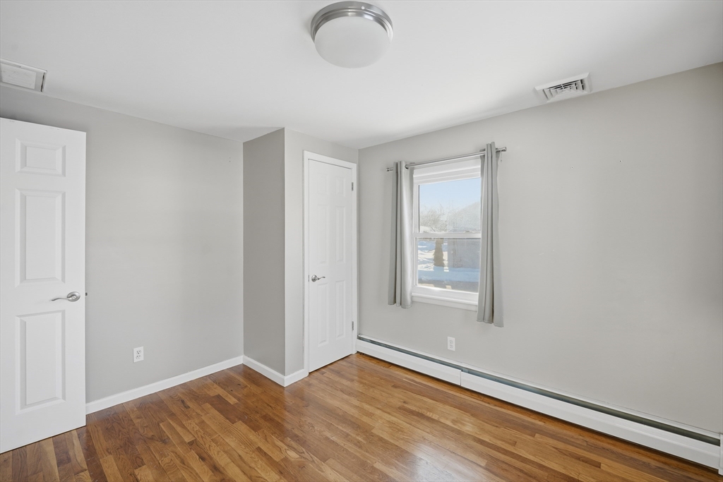 52 Falmouth Road Chicopee, MA 01020 - Photo 17 of 32