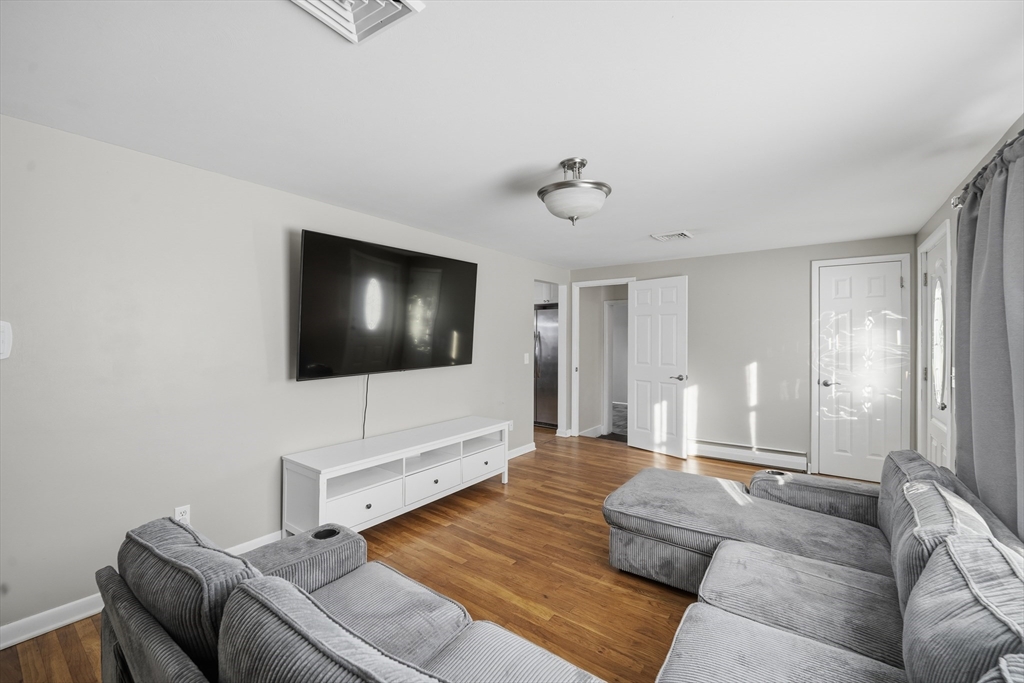 52 Falmouth Road Chicopee, MA 01020 - Photo 21 of 32