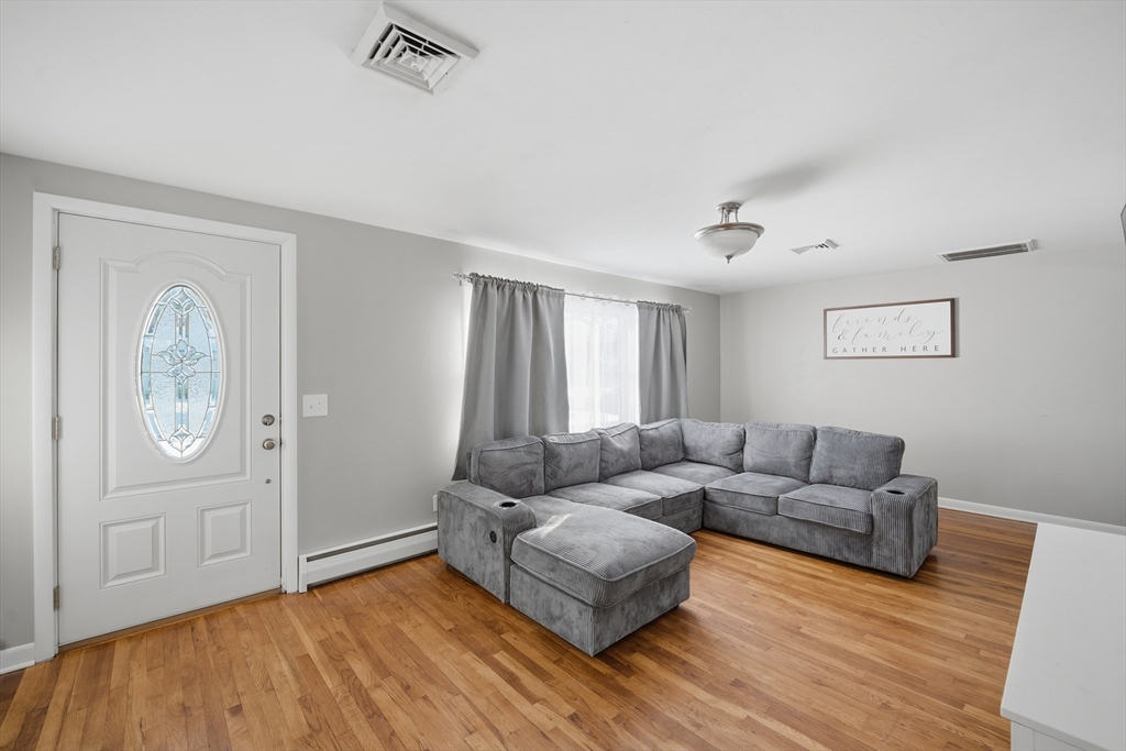 52 Falmouth Road Chicopee, MA 01020 - Photo 22 of 32