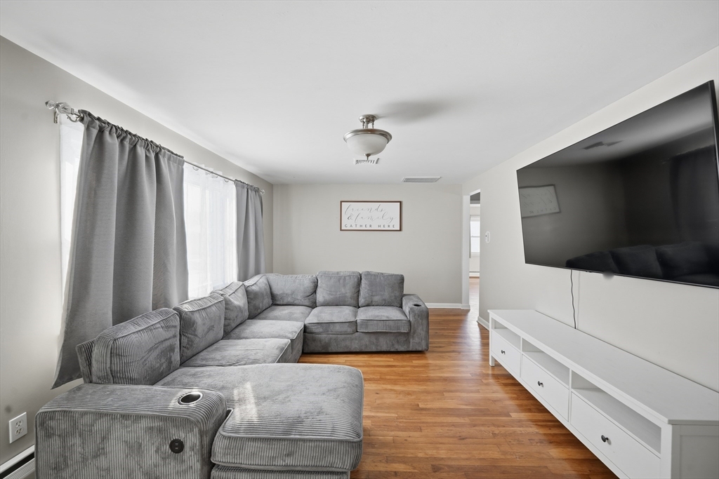 52 Falmouth Road Chicopee, MA 01020 - Photo 23 of 32