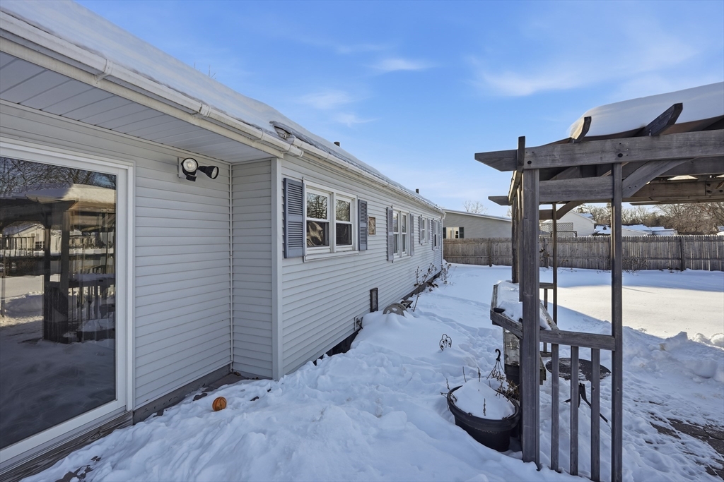 52 Falmouth Road Chicopee, MA 01020 - Photo 31 of 32