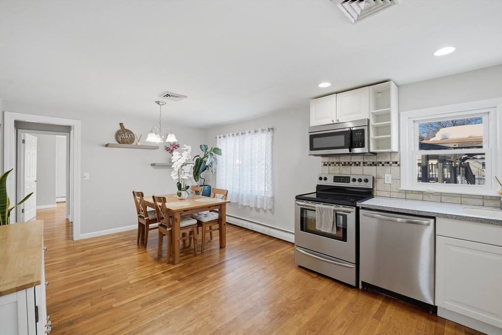 52 Falmouth Road Chicopee, MA 01020 - Photo 7 of 32