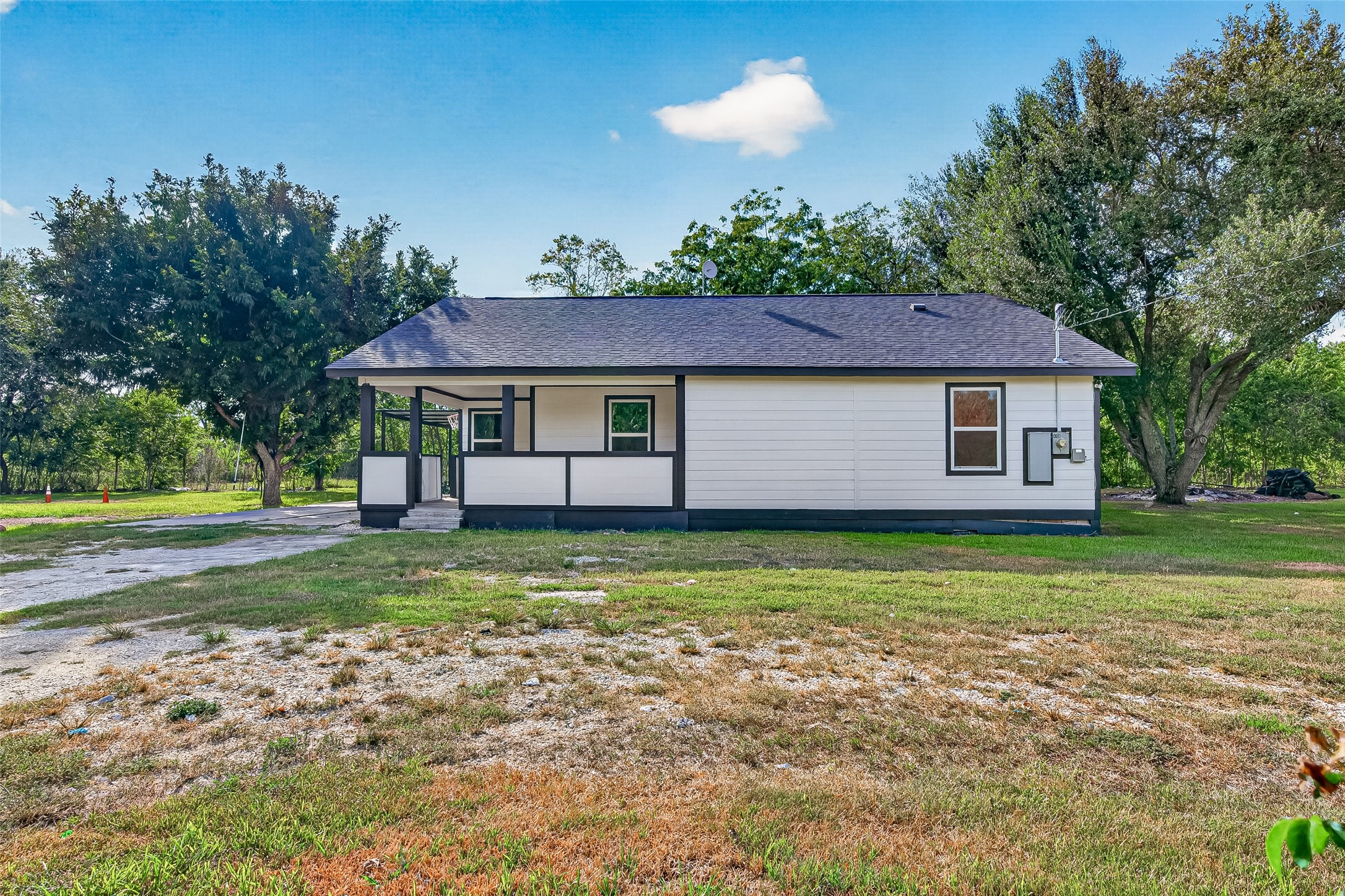 4739 Fm 1096 Road Boling, TX 77420 - Photo 2 of 36 Gallery Image 2