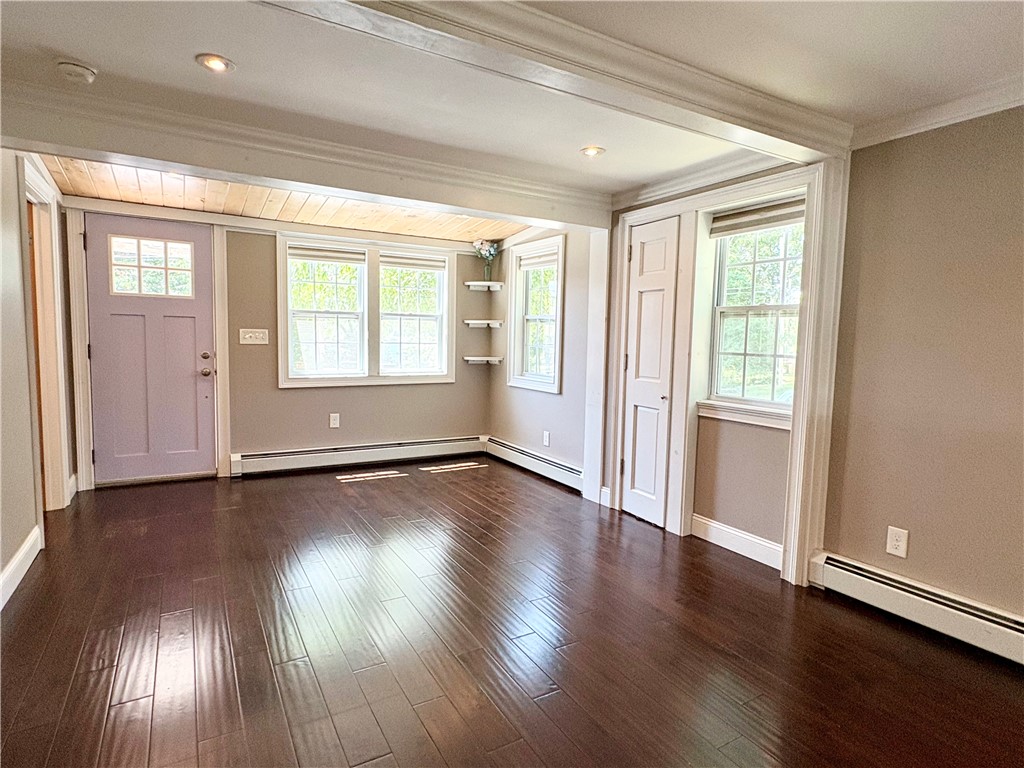 79 West Shore Drive Exeter, RI 02822 - Photo 3 of 28 Living Area