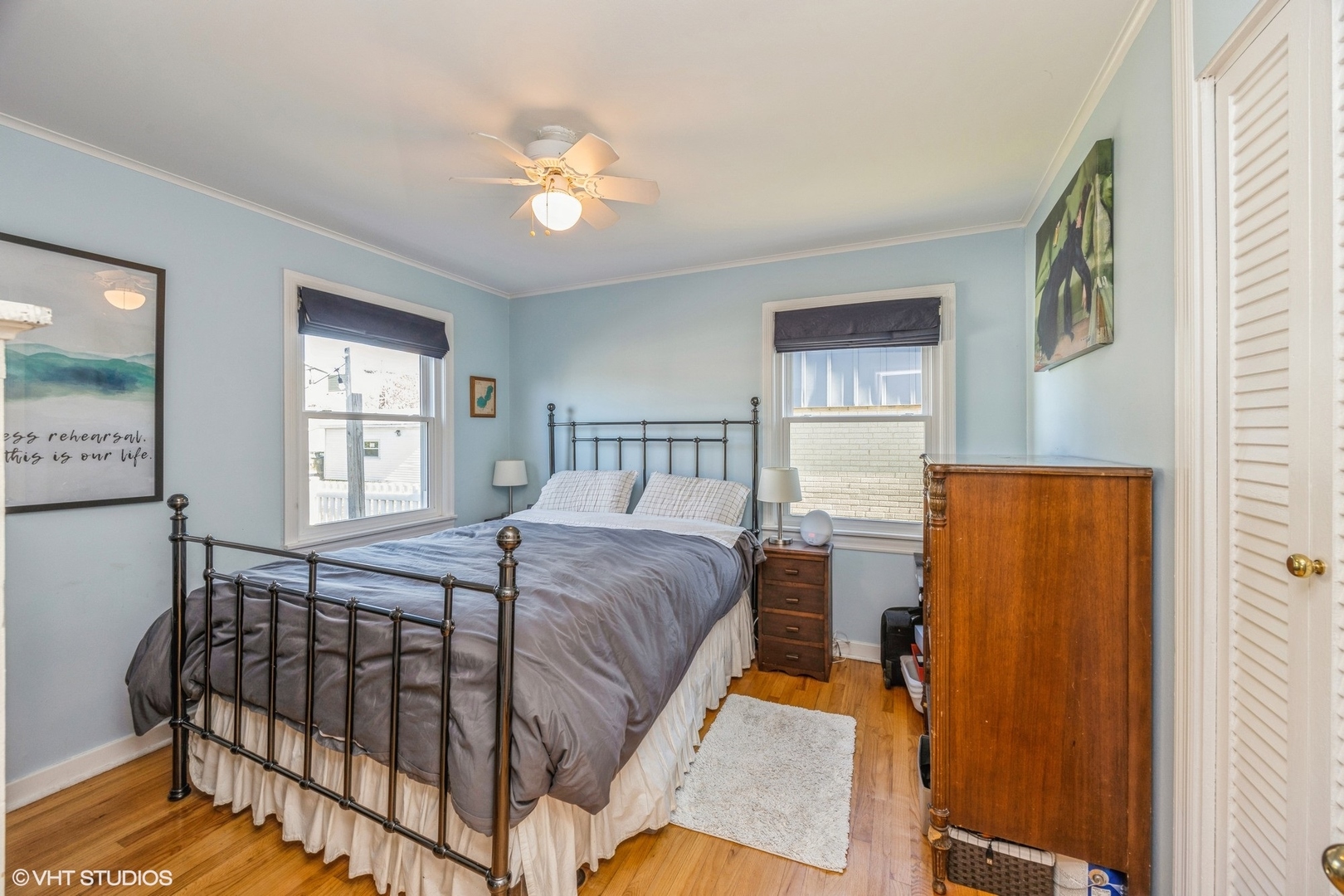9542 Monroe Avenue Brookfield, IL 60513 - Photo 15 of 21 a bedroom with a bed and window