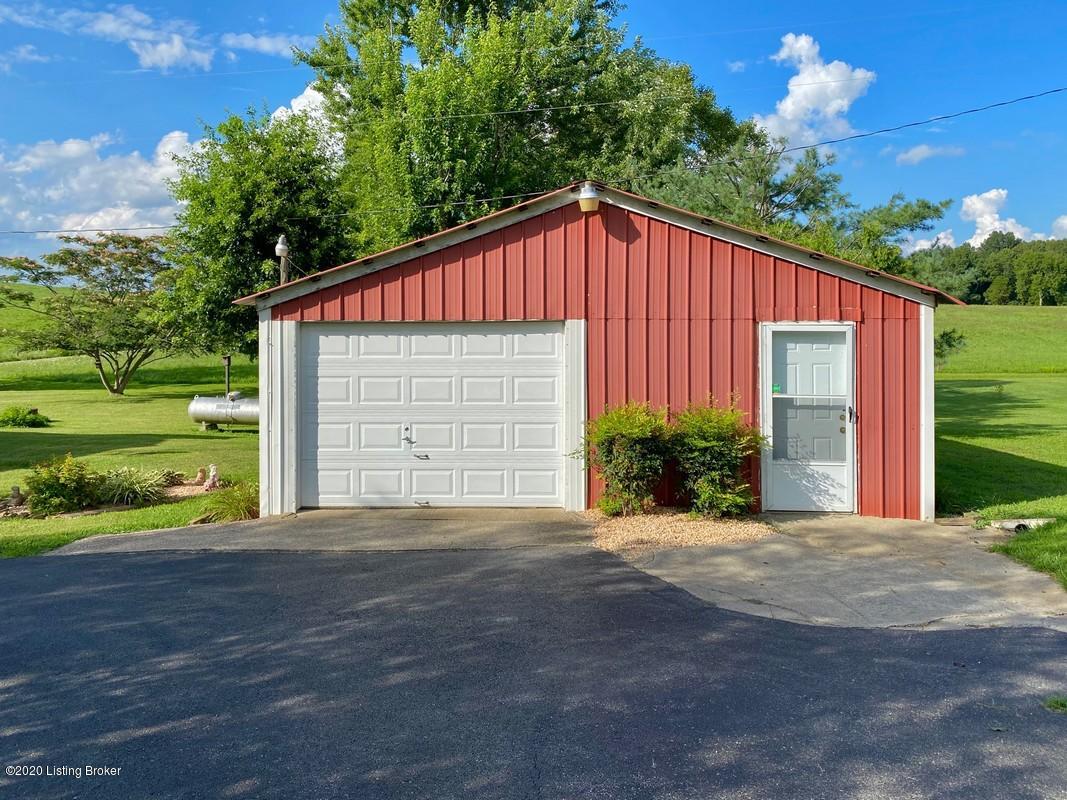 5206 Anneta Road Leitchfield, KY 42754 - Photo 33 of 44 3 bed, 2 bath home with possible 4th bedroom on corner lot for sale in Leitchfield KY.