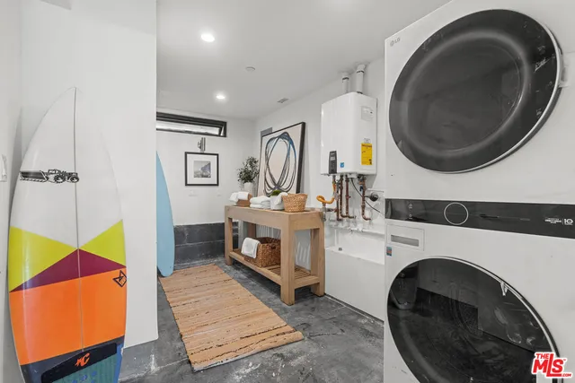 $11,000 | 11706 Charnock Road, Los Angeles, CA 90066